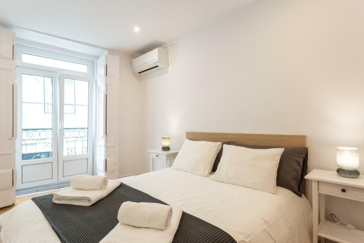 Three Bedroom Apartment In Historical Centre -Bairro Alto Lisboa Kültér fotó